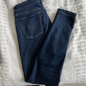 Levi’s 710 Super Skinny Jeans